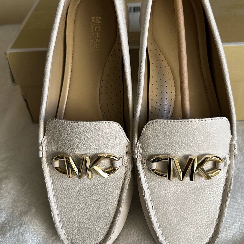 Michael Kors Cream Gold Flats with Sophisticated Design